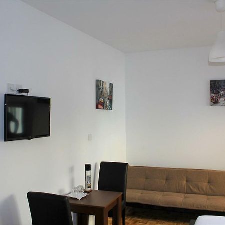 Eclectic Business & Leisure Apartment นิโคเซีย ภายนอก รูปภาพ