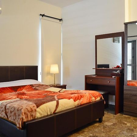 Eclectic Business & Leisure Apartment นิโคเซีย ภายนอก รูปภาพ